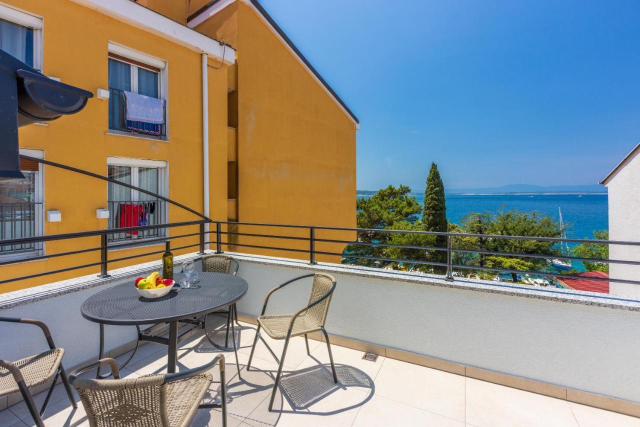 Luxury Apartments Lovorka 3 & 4***/**** Selce Exterior photo
