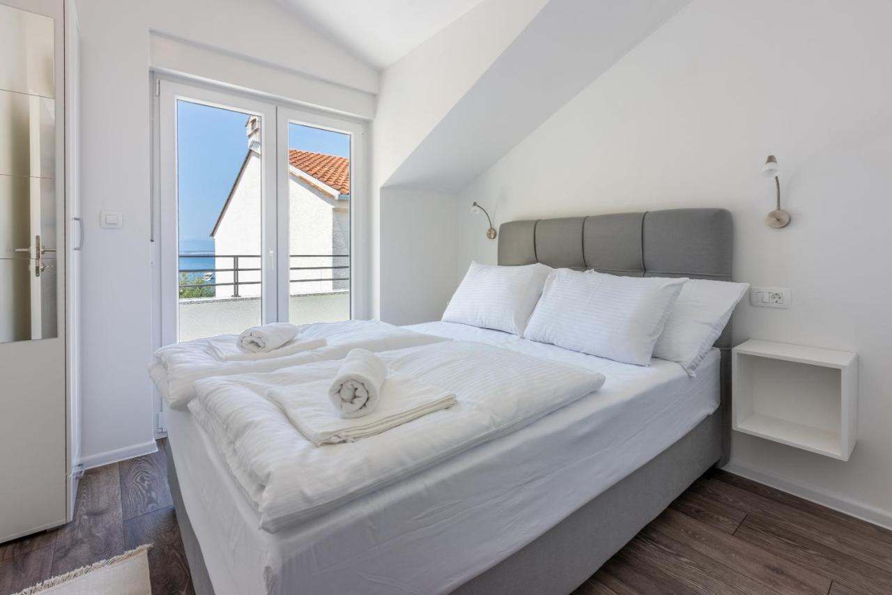 Luxury Apartments Lovorka 3 & 4***/**** Selce Exterior photo