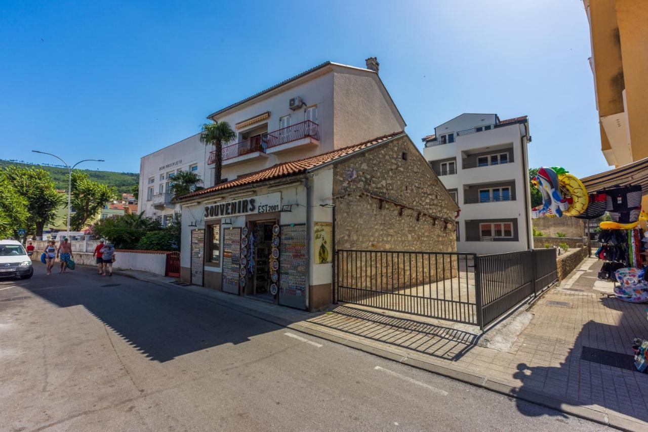 Luxury Apartments Lovorka 3 & 4***/**** Selce Exterior photo